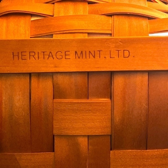 Two Red White Gingham Baskets Heritage Mint Round & Unbranded Oval Chip & Dip - Picture 10 of 15